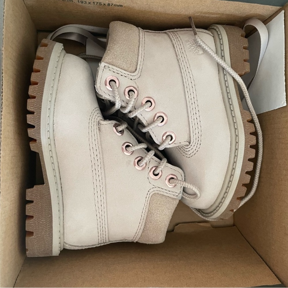Cream Lace-Up Timberland Boots